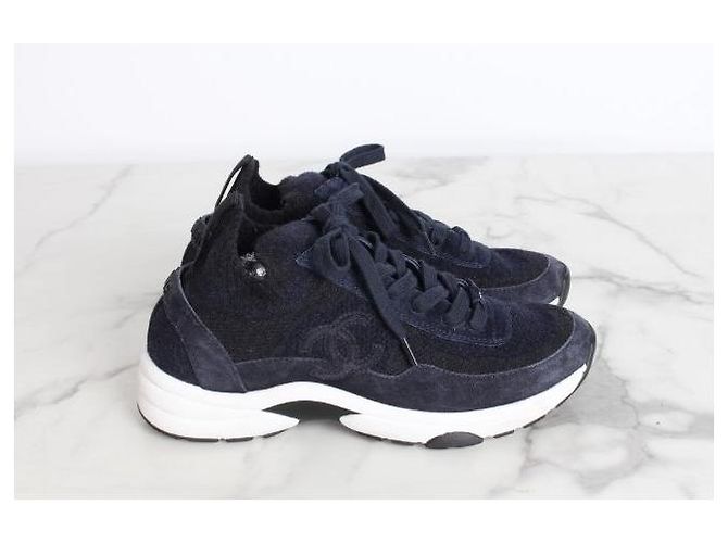 Chanel Strick-Wildleder-Sneaker mit CC-Logo Navy - Ansicht 4