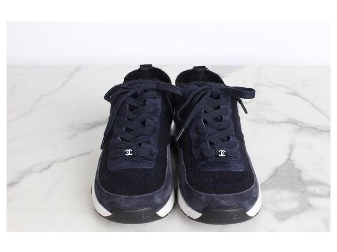 Chanel Strick-Wildleder-Sneaker mit CC-Logo Navy - Ansicht 5