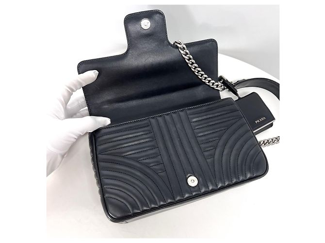 Prada Borsa a spalla con patta Diagram Chain Black - vista 8