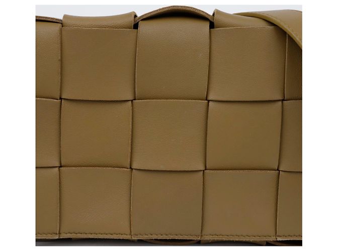 Bottega Veneta Borsa a tracolla Cassette in pelle d'agnello Brown - vista 2