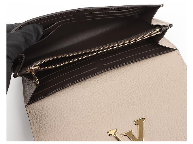 Louis Vuitton Cartera Larga Capucines - vista 8