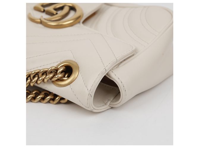 Gucci Borsa a tracolla Mini Matelassé Leather GG Marmont White - vista 10