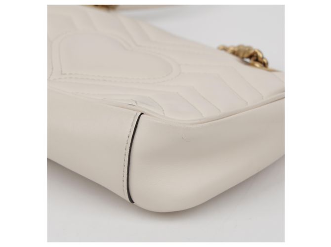 Gucci Borsa a tracolla Mini Matelassé Leather GG Marmont White - vista 12