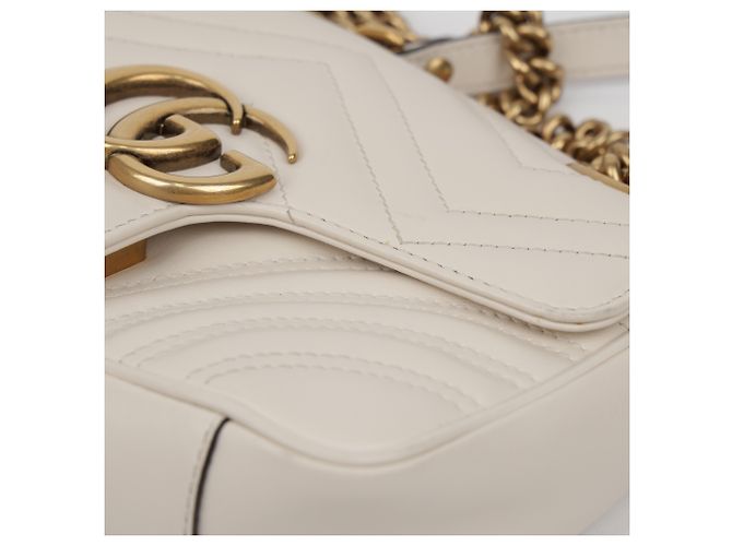 Gucci Borsa a tracolla Mini Matelassé Leather GG Marmont White - vista 13