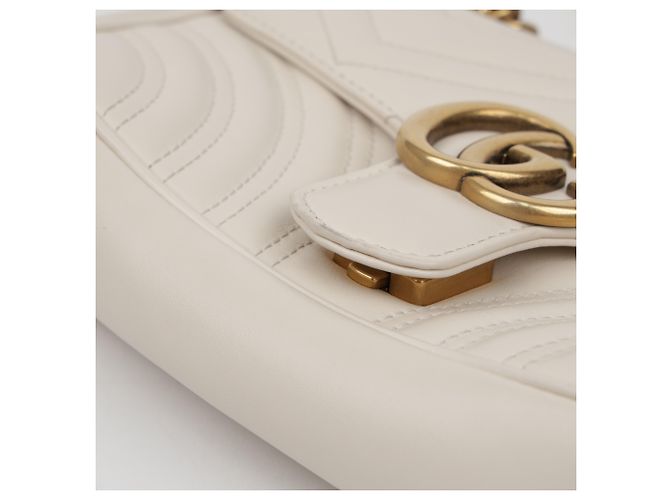 Gucci Borsa a tracolla Mini Matelassé Leather GG Marmont White - vista 14