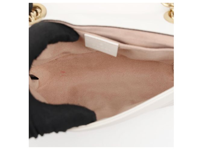 Gucci Borsa a tracolla Mini Matelassé Leather GG Marmont White - vista 16
