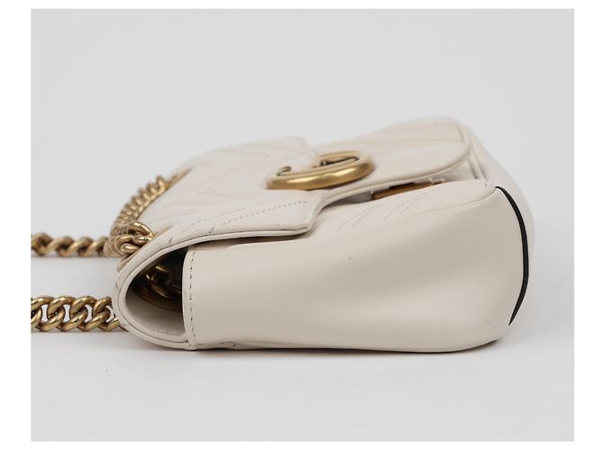 Gucci Borsa a tracolla Mini Matelassé Leather GG Marmont White - vista 4