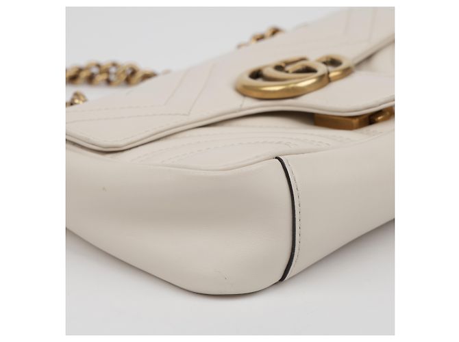 Gucci Borsa a tracolla Mini Matelassé Leather GG Marmont White - vista 5