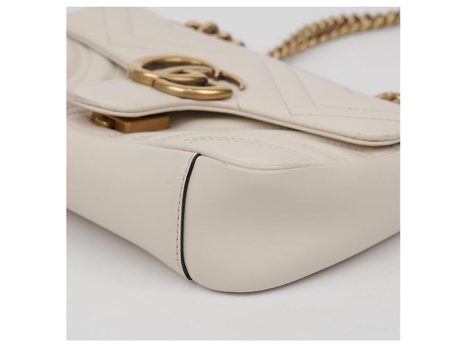 Gucci Borsa a tracolla Mini Matelassé Leather GG Marmont White - vista 7