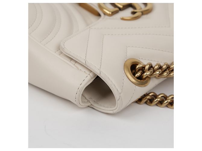 Gucci Borsa a tracolla Mini Matelassé Leather GG Marmont White - vista 9