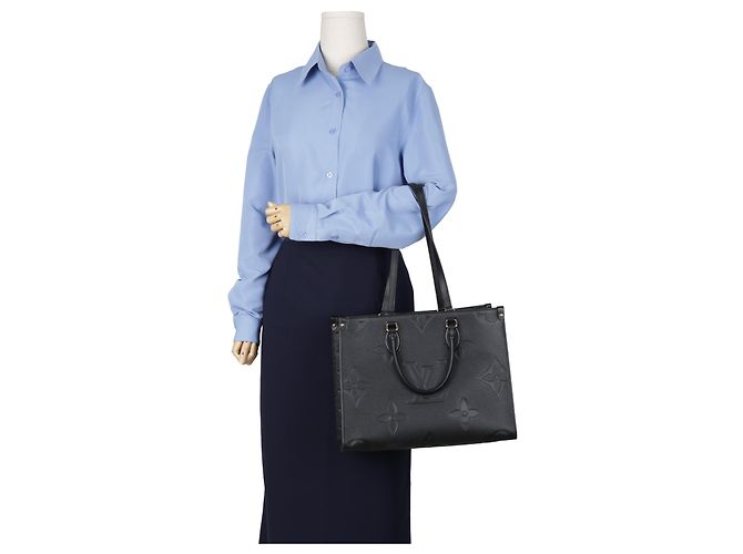 Louis Vuitton Sac à épaule OnTheGo MM Tote - vue 22