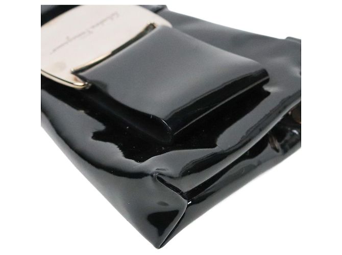 Salvatore Ferragamo Borsa a tracolla in vernice nera con fiocco - vista 6
