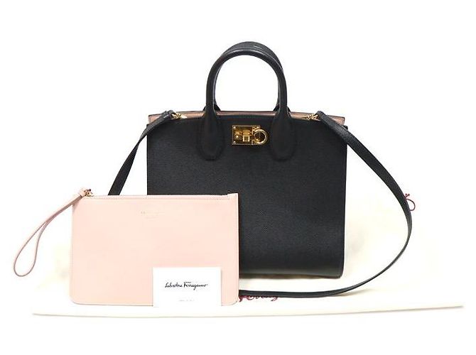 Salvatore Ferragamo Studio Box Bag Medium aus schwarzem Kalbsleder - Ansicht 2