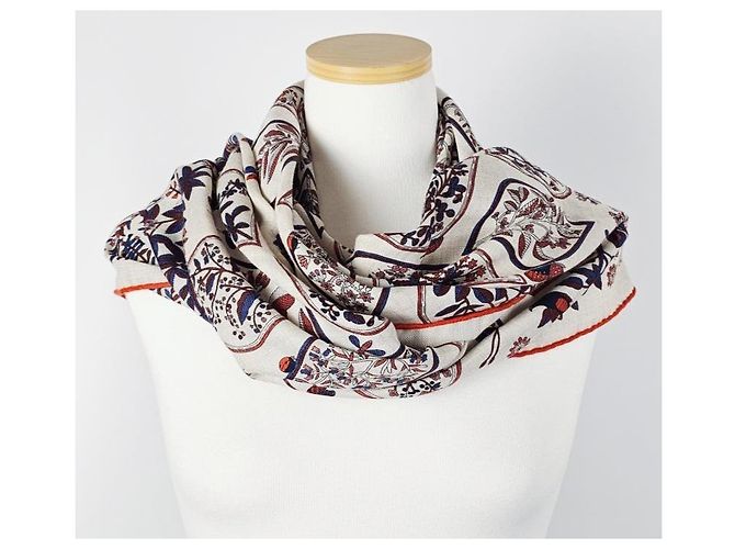 Hermès Sciarpa triangolare in cashmere e seta da donna - vista 9