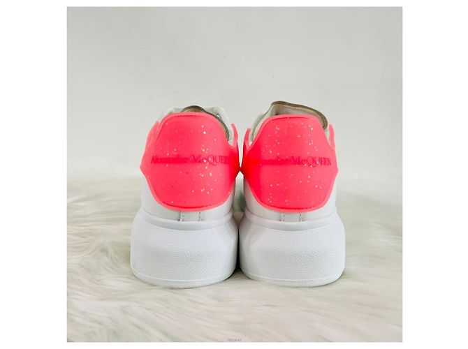 Alexander Mcqueen Sneakers rosa con suola oversized - vista 4