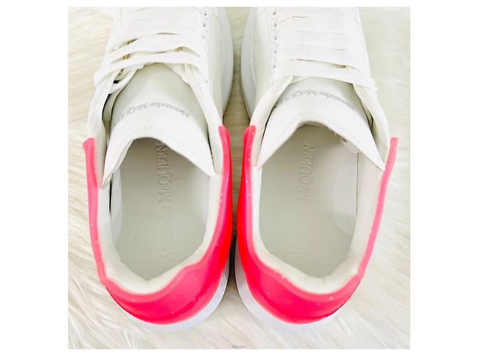 Alexander Mcqueen Sneakers rosa con suola oversized - vista 7