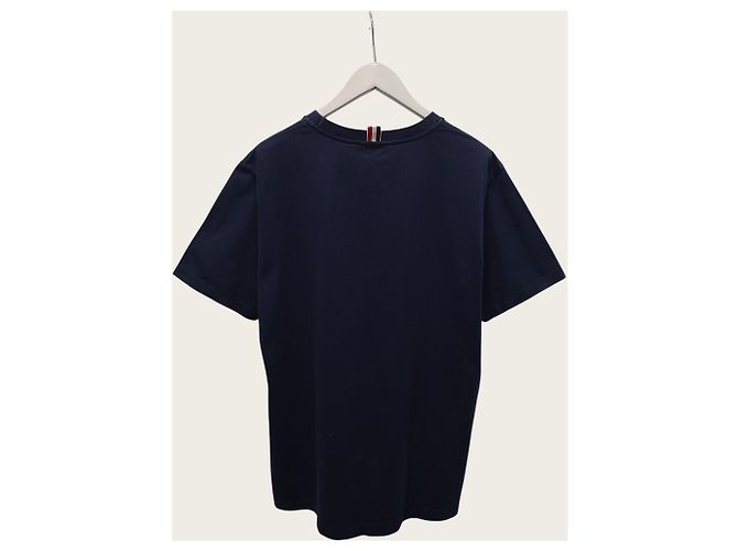 Thom Browne Navy Three Stripe T-Shirt aus mittelschwerem Jersey mit Seitenschlitzen - Ansicht 4