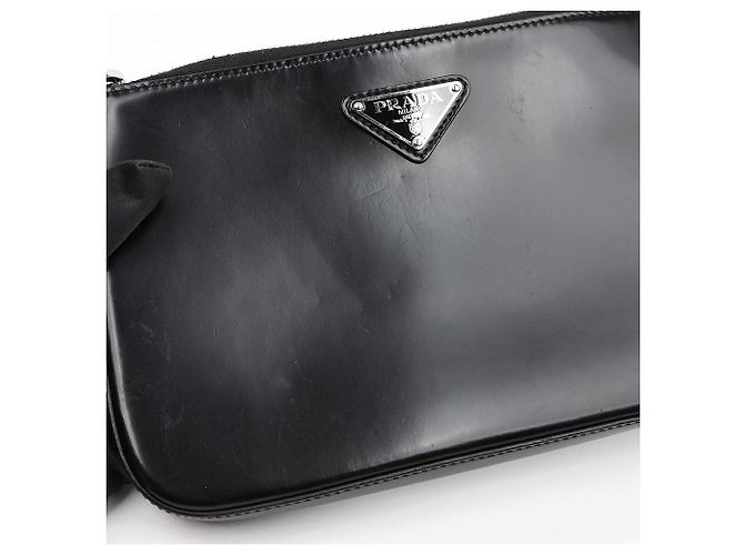 Prada Borsa a tracolla in pelle spazzolata con logo Triangle Nera - vista 3