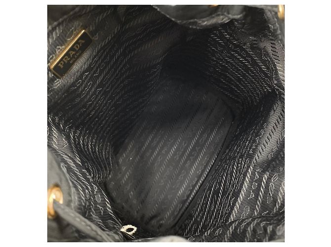 Prada Borsa a secchiello Pocono in Re-Nylon a tracolla - vista 7
