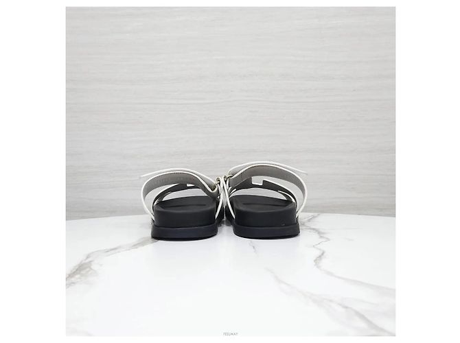 Hermès Sandali Slippers in Vitello White - vista 3