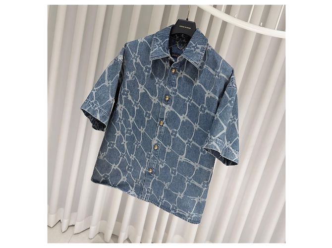 Louis Vuitton Giacca-camicia a maniche corte in denim con stampa Monogram - vista 3