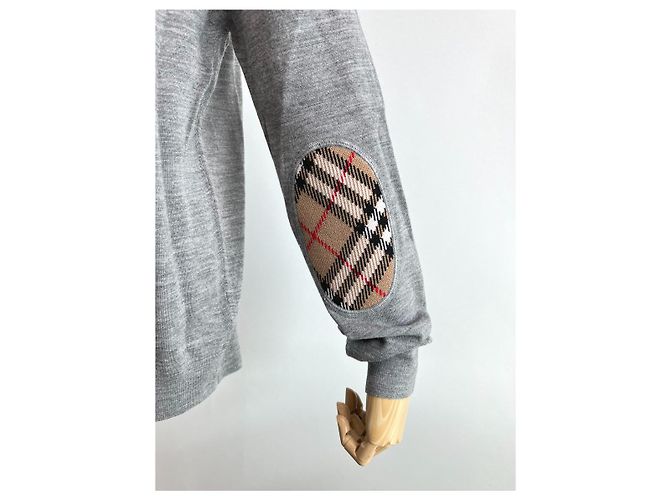 Burberry Damen Strickpullover aus Wolle mit Karomuster und Patches - Ansicht 11