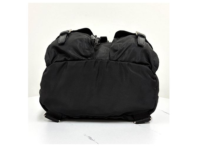 Prada Nylon Triangle Logo Backpack Small Black - vista 10