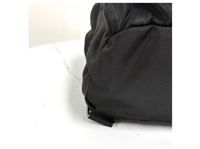 Prada Nylon Triangle Logo Backpack Small Black - vista 11