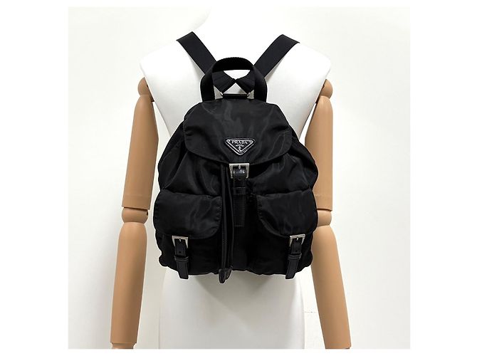 Prada Nylon Triangle Logo Backpack Small Black - vista 3