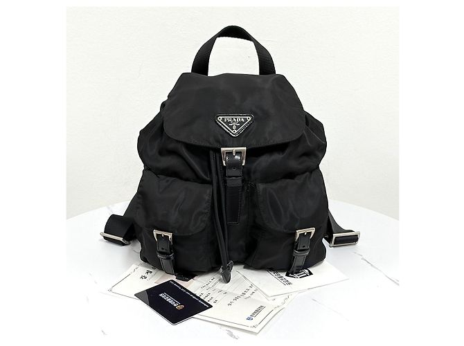Prada Nylon Triangle Logo Backpack Small Black - vista 4