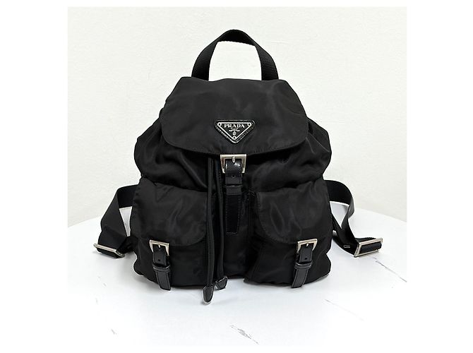 Prada Nylon Triangle Logo Backpack Small Black - vista 6