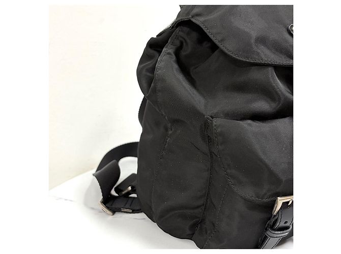 Prada Nylon Triangle Logo Backpack Small Black - vista 9