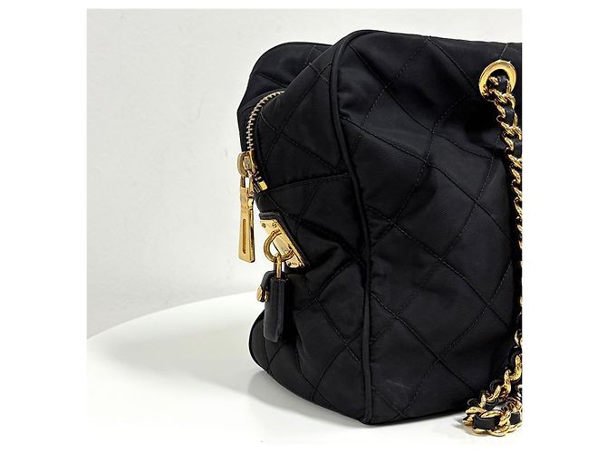 Prada Sac à épaule matelassé à chaîne avec logo Triangle Noir - vue 9