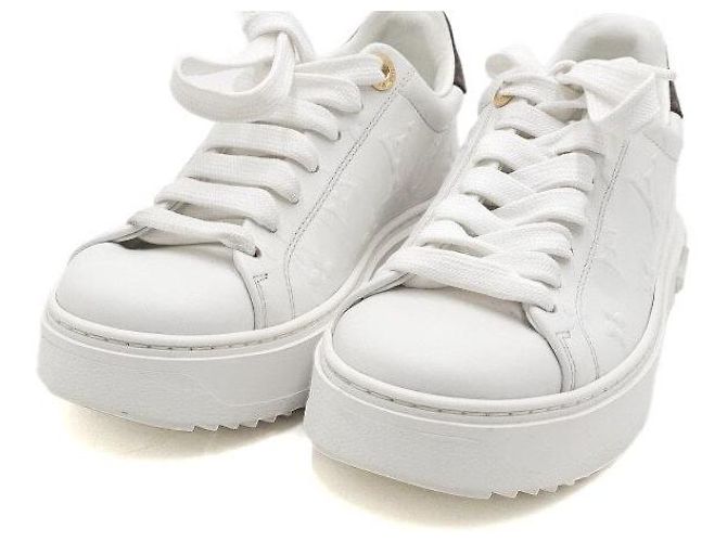 Louis Vuitton Sneakers Timeout da donna in pelle bianca monogram - vista 5