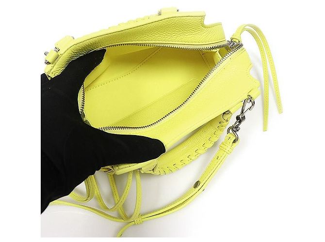 Balenciaga Neo Classic Top Handle Mini City in vitello giallo - vista 4