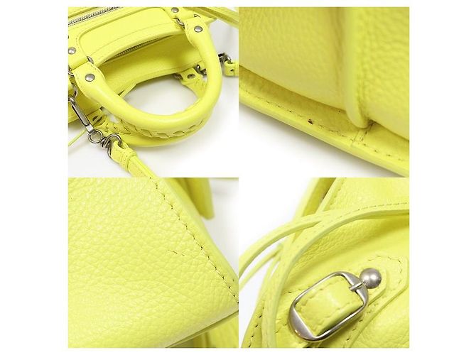 Balenciaga Neo Classic Top Handle Mini City in vitello giallo - vista 6