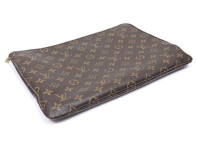 Louis Vuitton Monogram Canvas Etui Voyage MM Clutch - vista 4