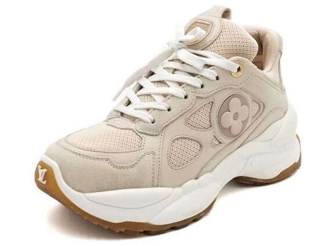 Louis Vuitton Sneakers Run Monogram Donna Beige - vista 2