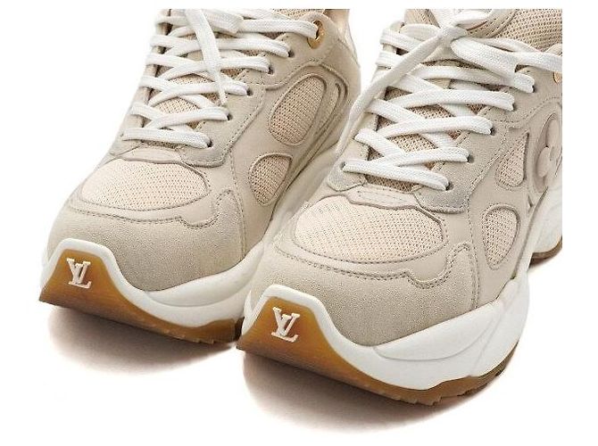 Louis Vuitton Sneakers Run Monogram Donna Beige - vista 5