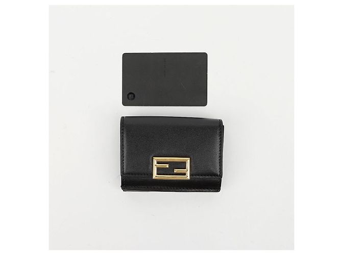 Fendi Cartera Baguette Micro Trifold Negra - vista 12