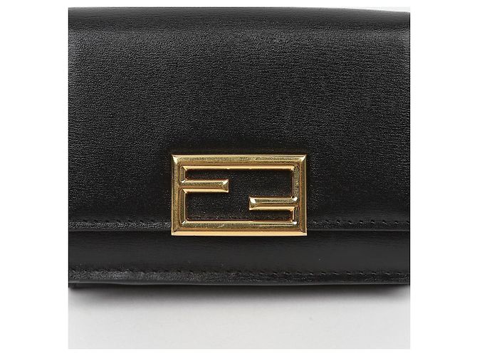 Fendi Cartera Baguette Micro Trifold Negra - vista 3