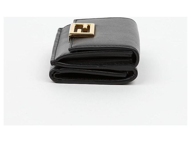 Fendi Cartera Baguette Micro Trifold Negra - vista 5