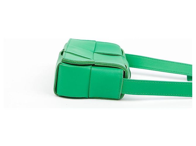 Bottega Veneta Candy Cassette Mini Crossbody Green - vista 4
