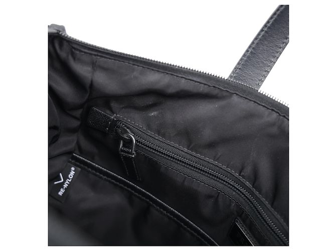 Prada Borsa Tote in Nylon e Pelle Saffiano Nera - vista 20