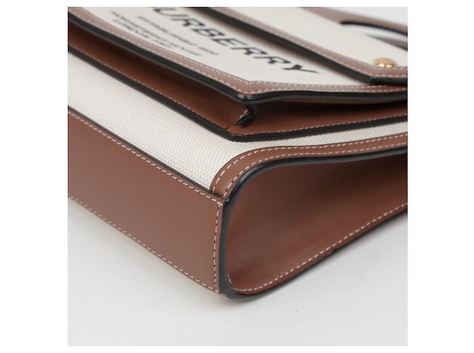 Burberry Mini-Canvas-Ledertote aus zwei Farben - Ansicht 10