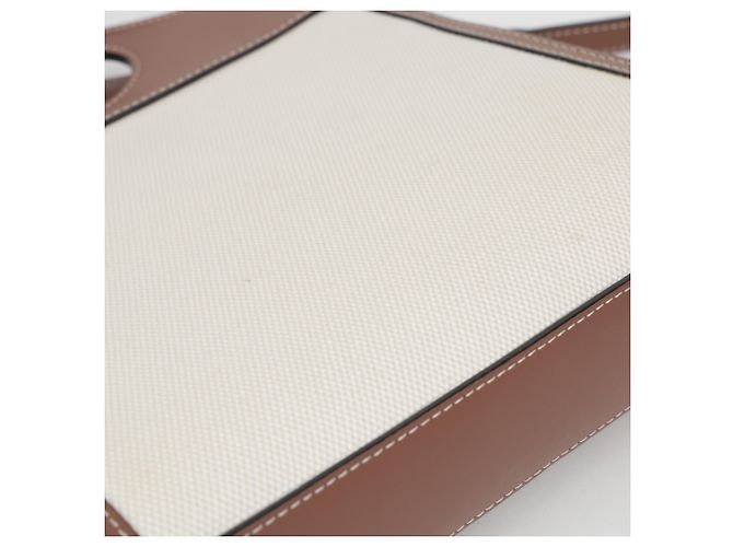 Burberry Mini-Canvas-Ledertote aus zwei Farben - Ansicht 11