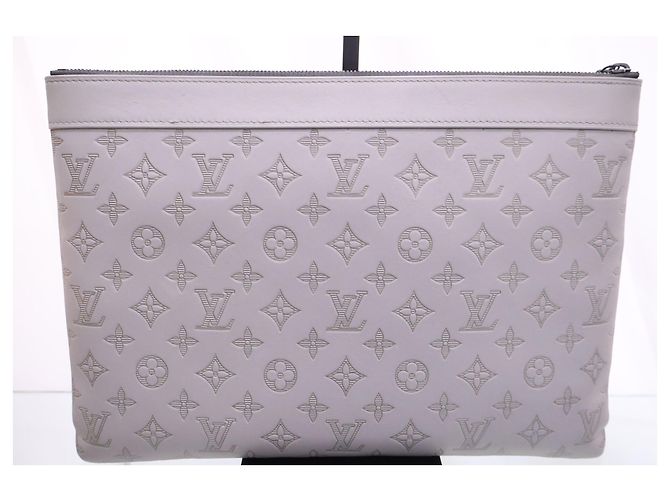 Louis Vuitton Clutch Monogram Shadow Discovery Pochette GM - vista 4