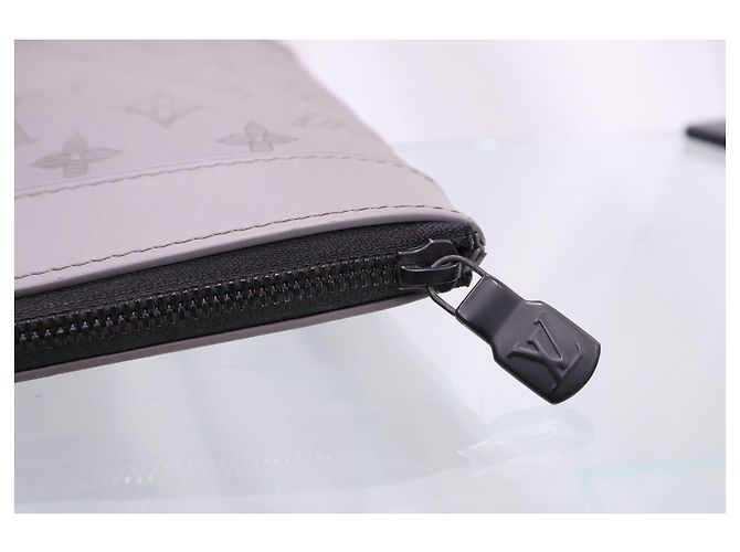 Louis Vuitton Clutch Monogram Shadow Discovery Pochette GM - vista 7