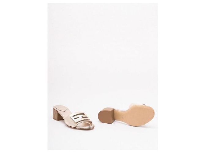 Fendi Baguette Leder-Slipper mit mittlerem Absatz - Ansicht 7