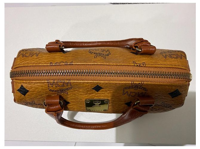 MCM Bolsa Mini Boston Visetos Cognac - vista 11